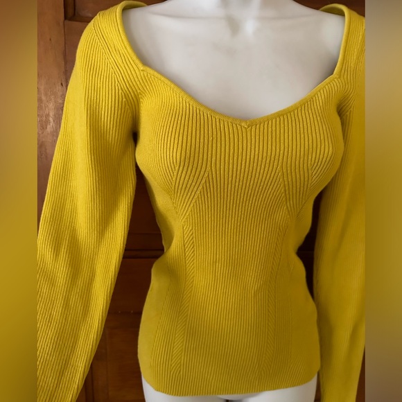Anthropologie Sweetheart Sweater•Size Medium•Color:citron lemon color - Picture 1 of 4
